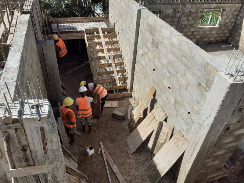 Bambini del Madagascar Tonga Soa - Nuova scuola media