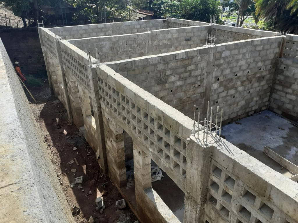 Bambini del Madagascar Tonga Soa - Nuova scuola media