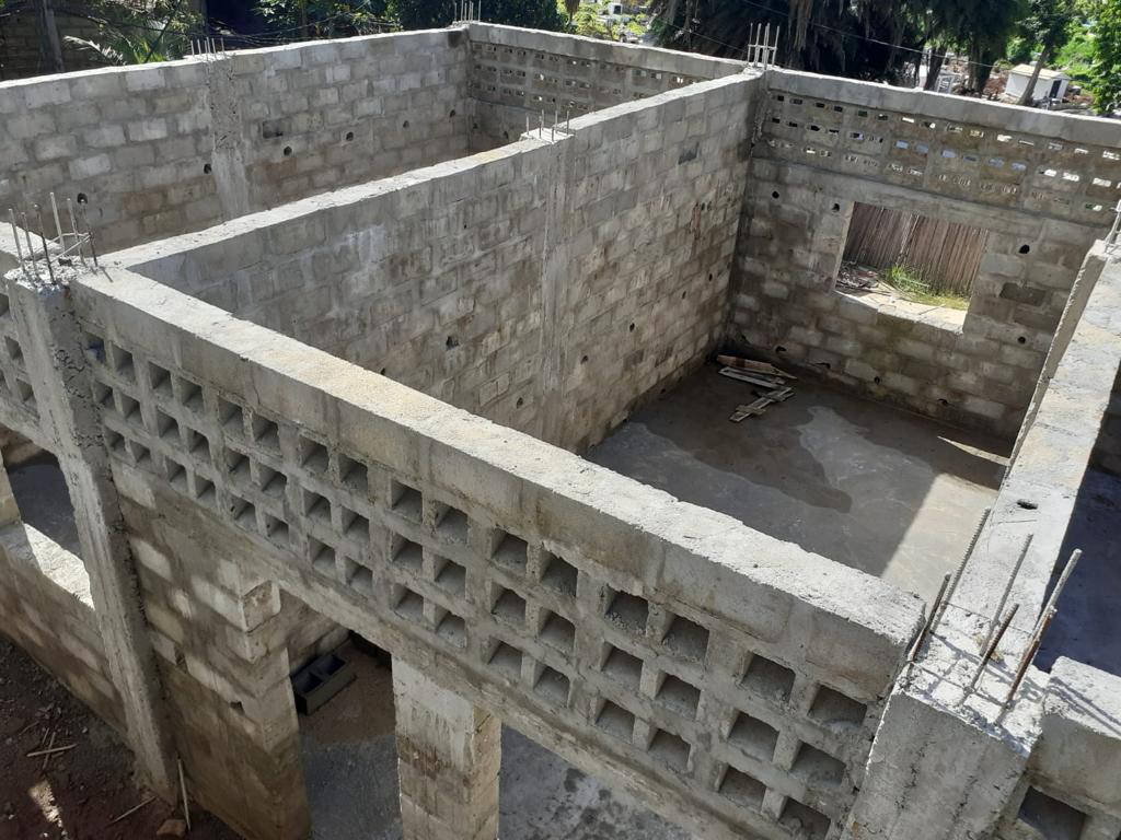 Bambini del Madagascar Tonga Soa - Nuova scuola media