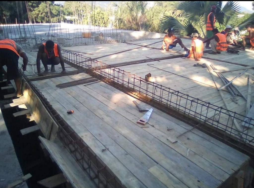 Bambini del Madagascar Tonga Soa - Nuova scuola media