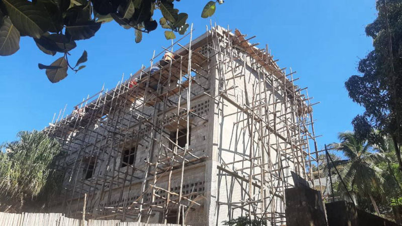 Bambini del Madagascar Tonga Soa - Nuova scuola media