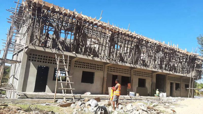 Bambini del Madagascar Tonga Soa - Nuova scuola media