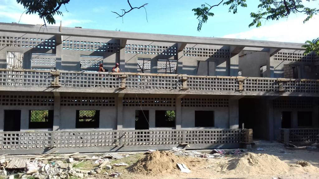 Bambini del Madagascar Tonga Soa - Nuova scuola media