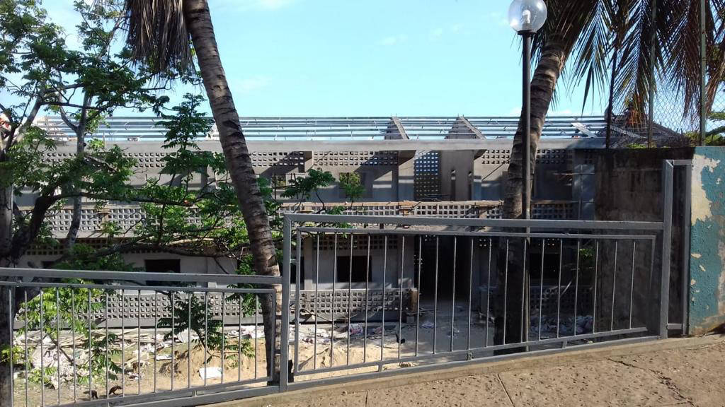 Bambini del Madagascar Tonga Soa - Nuova scuola media